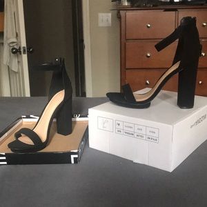 Size 8.5 black open toe heels